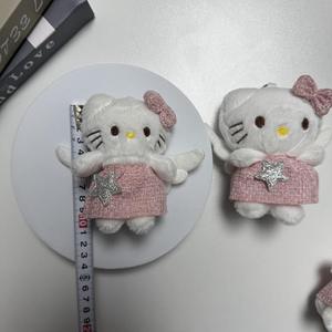 Pendentif en peluche Hello Kitty pour sacs de filles, petite poupée mignonne avec rembourrage en coton PP, porte-clés en peluche Hello Kitty, cadeau - Product Image 4