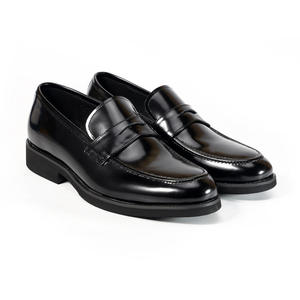 รองเท้าหนังแท้สีดำ ดีไซน์ใหม่ทันสมัย นุ่มสบาย สำหรับผู้ชาย หนังวัว หัวมน ทำมือ รองเท้าลำลองและรองเท้าอ็อกซ์ฟอร์ด - Product Image 4