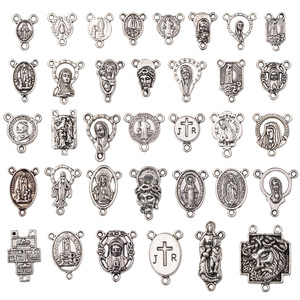 Pendentif miniature personnalisé en forme de Saint Jude, mécanique, fait main, inspiré des créateurs, exclusif, pour sac à main - Product Image 3