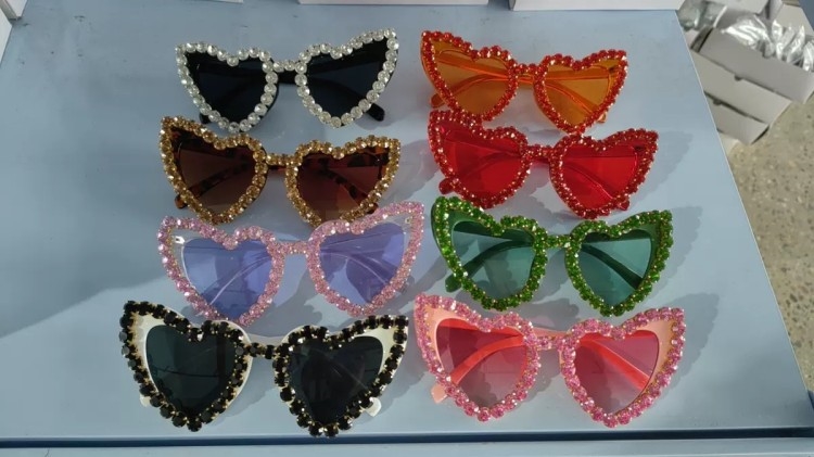 Gafas de sol con diamantes