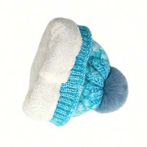 Bonnet femme tendance ombré avec pompon, doublure polaire épaisse, chaud pour l'hiver, vente chaude - Product Image 4