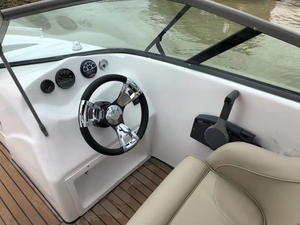 Yate de Fibra de Vidrio de 5.5 <span class=keywords><strong>Metros</strong></span> para <span class=keywords><strong>6</strong></span> Personas, Lujoso y Accesible, para Lago o Mar, con Motor Fuera de Borda de 115 Caballos de Fuerza, Cabina para Dormir en el Techo - Product Image 6