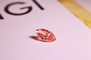 ピンクのラボグロウンダイヤモンド CVD HPHT 0.3～6カラット VVS VSIGI ファンシーカラー ラボグロウンダイヤモンド ファンシーカラーラボダイヤモンド - Product Image 2