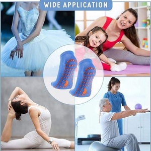 Chaussettes de yoga antidérapantes pour femmes avec design à volants personnalisé, chaussettes de pilates avec grip, logo brodé, chaussettes de fitness de haute qualité - Product Image 6