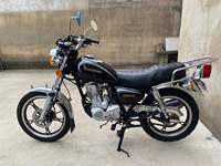 Moto de rue Haojue HJ125 125cc, moteur refroidi par air, robuste et durable, adaptée à toutes les conditions routières.