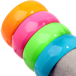 Grand <span class=keywords><strong>Bracelet</strong></span> Large en <span class=keywords><strong>Plastique</strong></span> Bon Marché Couleurs Fluorescentes Rose Jaune <span class=keywords><strong>Vert</strong></span> Bleu Orange Bijoux de Fête en Acrylique pour Femmes - Product Image 6