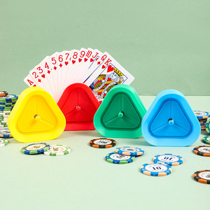 Support <span class=keywords><strong>de</strong></span> cartes triangulaire quatre couleurs pour poker, accessoire <span class=keywords><strong>de</strong></span> jeu créatif et <span class=keywords><strong>de</strong></span> décompression pour la maison - Product Image 5