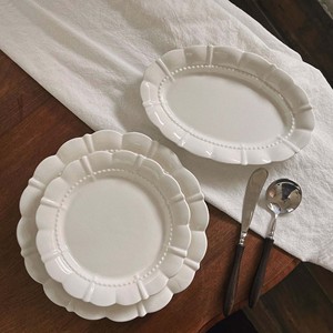 Plato de Cena Romántico con Diseño de Pétalos Blancos, Cerámica, Apto para Microondas y Lavavajillas, Ecológico, para Bodas, Restaurantes y Pastelería - Product Image 1