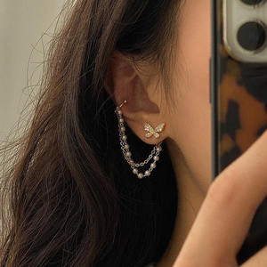 أقراط فاخرة مطلية بالذهب من سبائك النحاس مع زركون وسلسلة لؤلؤ على شكل فراشة وشراشيب - مجوهرات كلاسيكية متكاملة - Product Image 6