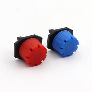 Kit d'irrigation goutte-à-goutte réglable rouge et bleu à 8 trous pour l'arrosage des arbres fruitiers - Product Image 5