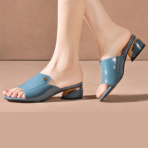 Chaussures d'été chics antidérapantes à talon épais et bout ouvert pour femme, design polyvalent, confortables pour l'extérieur - Product Image 5