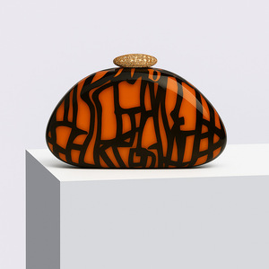 Bolso de mano clásico de lujo para mujer, estilo patchwork en acrílico, ideal para bodas y uso diario. - Product Image 4