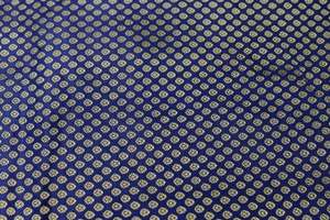 Tela de Brocado Floral Abstracto Ecológica de Lujo, Material Suave y Brillante para Vestidos Elegantes de Niñas y Ropa de Ocasión - Product Image 4