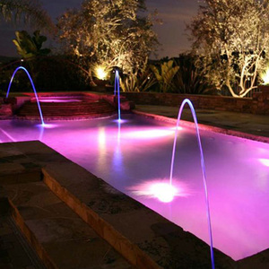 การแสดงน้ำแบบไหลเวียนสแตนเลสสตีล RGB สีสันสดใสจากกวางตุ้ง พร้อมไฟ LED และพลังน้ำกระโดด - Product Image 2