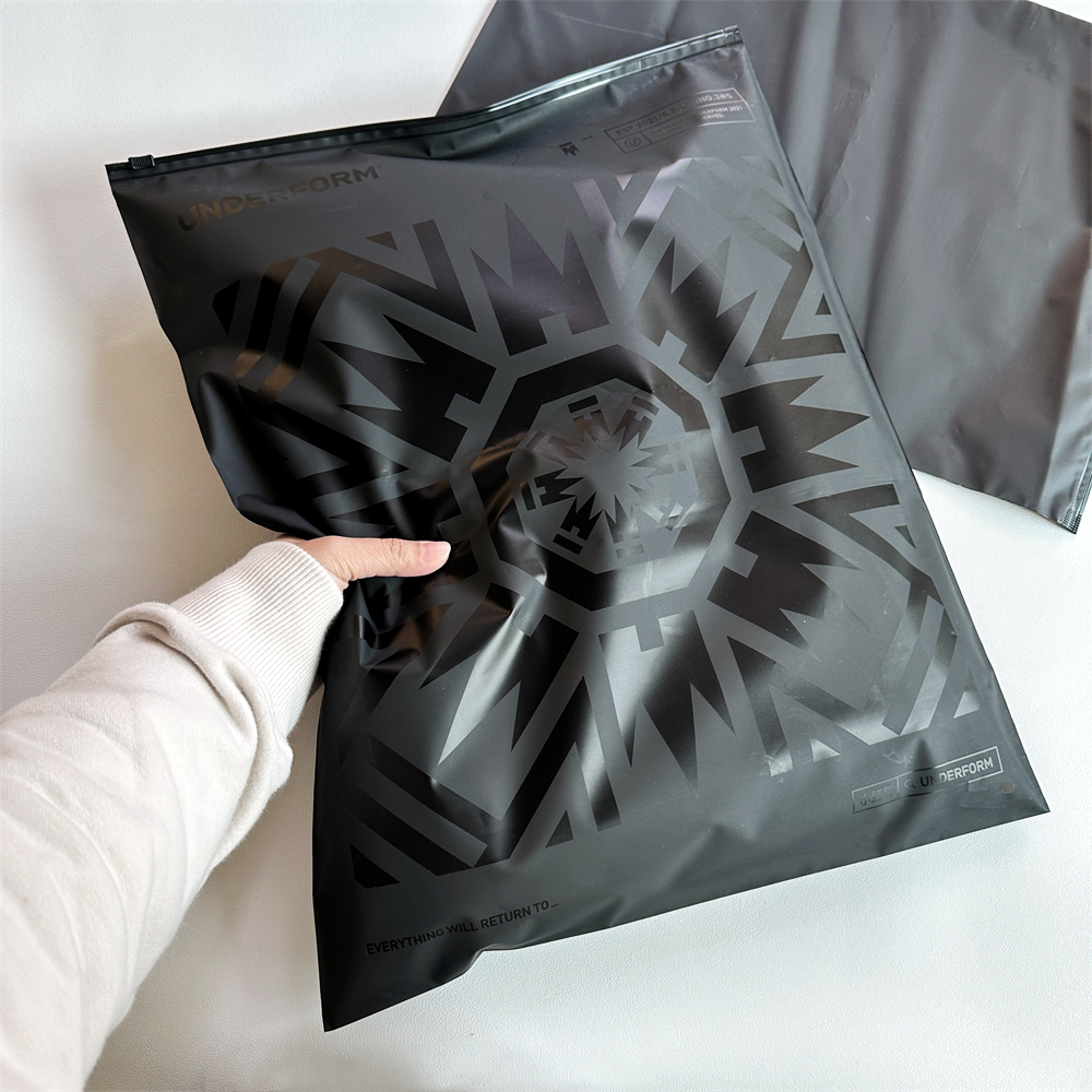 Hot Selling Op Maat Gemaakte Zwarte Kleding Zip Lock Poly Bags Voor Verpakking Hoodie Pouch Custom Logo Gedrukt Rits Plastic Zakken