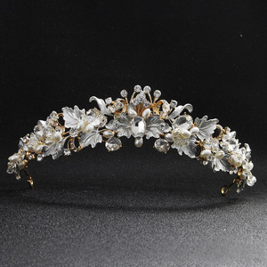 Huanxing diseño original <span class=keywords><strong>de</strong></span> corona nupcial flor barroca rhinestone perla diadema oro boda tocado - Product Image 5