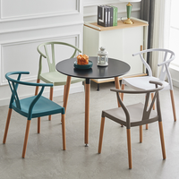 Chaise d'appoint en Y Slim Home & Garden, pieds en bois massif, chaise de salle à manger en plastique pour petit espace