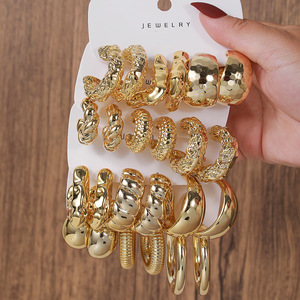 Ensemble de boucles d'oreilles CCB européennes et américaines, bijoux de fête géométriques en alliage de zinc, accessoires de mode pour femmes - Product Image 1