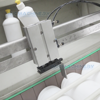 Machine de remplissage de liquides anti-corrosion à 12 têtes avec contrôle PLC et écran tactile pour l'embouteillage de produits blanchissants