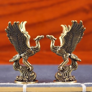 Adorno de pájaro verde de latón Dington, decoración de mesa retro de bestia divina antigua, artesanía, pequeño de metal - Product Image 1