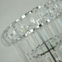 Ensemble de décoration de mariage lumineux : Couronne, ensemble floral de table, guide de chemin en acrylique et cristal, et support floral pour panneau d'accueil de scène de mariage d'hôtel