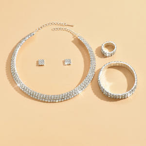 Parure de bijoux de mariée vintage JOMTY style européen et américain, très vendue, avec collier, boucles d'oreilles et bracelet en strass, motifs étoiles, soleil, lune et nuages - Product Image 3