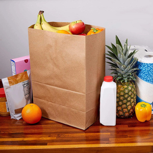Sacs en papier kraft biodégradables personnalisés en gros avec poignée longue pour la livraison de pizzas, salades, sushis, gelées et lait - Product Image 2