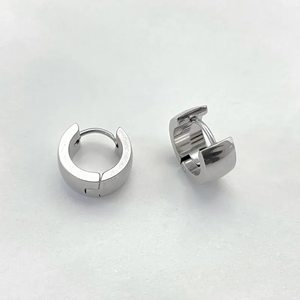 ต่างหูสแตนเลส 304 ทรงกลม เรียบหรู สำหรับผู้หญิง ชุบทอง 18K แบบซ้อนได้ ไม่ลอก ไม่ซีดจาง แฟชั่นทันสมัย - Product Image 3