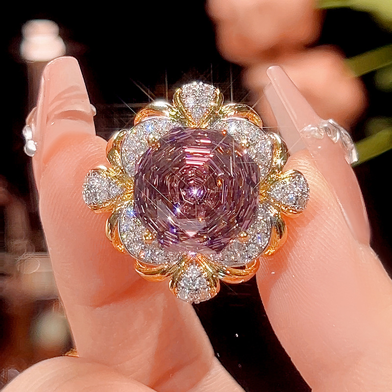 Bague ouverte en or avec rose séchée