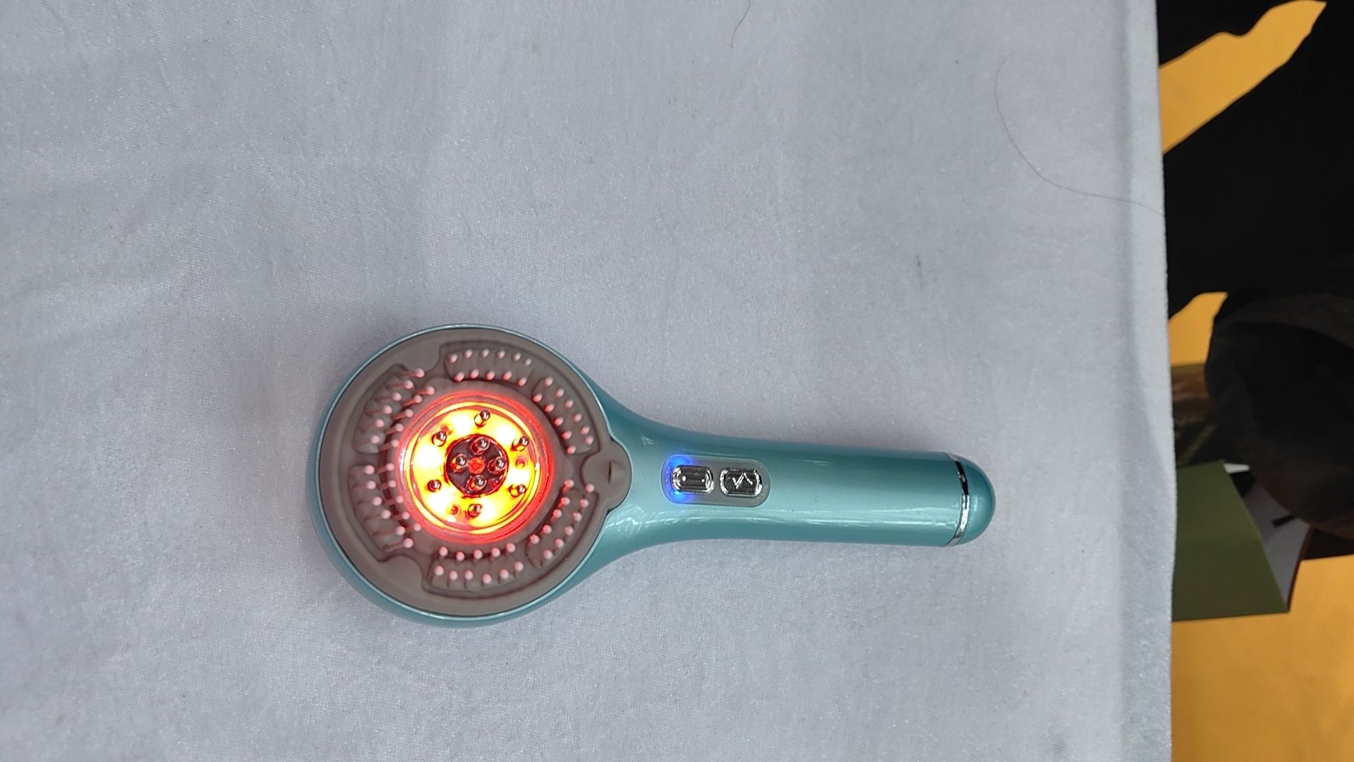 สีเขียว