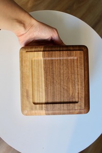 ถาดไม้วอลนัททรงสี่เหลี่ยมพรีเมี่ยมทำมือสำหรับตกแต่งของว่างและเป็นของขวัญศิลปะติดผนังสไตล์มินิมอล - Product Image 3