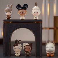 Figurines d'anime Sooya Studio Beans Sooya & M Stand Studio Mini Sooya Beans en boîtes mystères pour la décoration de bureau - Vente en gros authentique