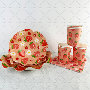Service de table DAMAI Strawberry Party : assiettes, serviettes et gobelets en papier pour décorations de fête d'anniversaire pour filles - Product Image 5