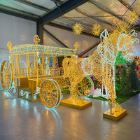 Grand motif lumineux flottant étanche pour les fêtes, arbre commercial détachable pour la décoration en bordure de mer
