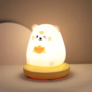Lumière LED mignonne de silicone de pépinière pour la veilleuse de batterie rechargeable par USB de bébé avec la conception animale