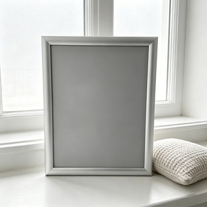 Cadre en aluminium mural de 25 mm avec support en PE résistant <span class=keywords><strong>à</strong></span> l'humidité pour la promotion et la signalétique en magasin - Product Image 1