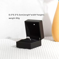 Boîtes à bijoux vides en cuir velours noir personnalisées avec lumière LED pour cadeaux de mariage Emballage de bijoux pour femmes en vrac