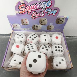 Pelota Antiestrés Creativa para Personas Mayores, de PU, con Forma de Dado, Diseño Kawaii, Regalo de Dibujos Animados - Product Image 1