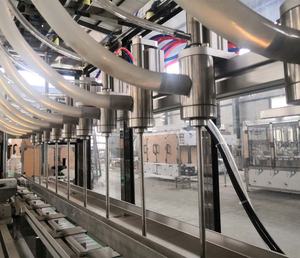 Cubo grande automático 5L 10L 20L 25L botellas 3 a 5 galones de agua líquida <span class=keywords><strong>Adblue</strong></span> máquina de llenado - Product Image 5