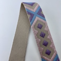 Nouveau Design National Wind Guitar Straps Vêtements avec chaussures et chapeaux Accessoires décorés avec ruban Jacquard en polyester