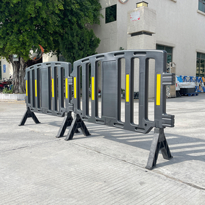 Barrera de Tráfico de Plástico HDPE de 1500*1000 mm Moldeada por Soplado, Barrera de Seguridad Temporal para Control de Multitudes - Product Image 4
