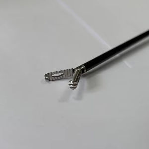 Wanhe Manufacture Saisir "bouche de brochet" 2 + 3 dents, Pince Instrument Laparoscopique, 5*330mm Double Action - Product Image 1