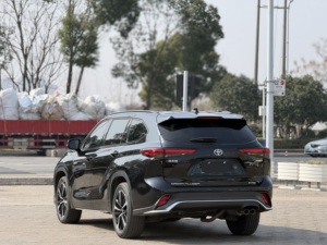 Crown Kluger Modello 2022 2.5L 4WD Edizione Lusso, 35.<span class=keywords><strong>500</strong></span> Miglia, 2.5L, 192 CV - Product Image 2