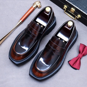 Chaussures de mariage pour hommes en cuir véritable à bout large, style décontracté et professionnel, avec plateforme et semelle intermédiaire en caoutchouc épais, à enfiler, finition brillante, rehaussantes - Product Image 5