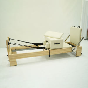 Appareil de fitness Pilates Reformer en bois d'érable pour usage domestique et commercial, vente directe d'usine en gros - Product Image 1