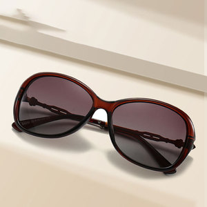 Lunettes de soleil classiques œil de chat pour femmes, polarisées UV400, monture complète, protection solaire tendance pour la conduite - Product Image 1