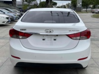 Hyundai Elantra Langdong d'occasion 2013 1.6L Essence Berline Conduite à Gauche Voiture d'occasion pour l'exportation