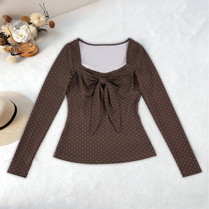 T-shirt à manches longues et col en v pour femmes, haut en tricot extensible à pois marron avec dentelle, doux et mignon - Product Image 6