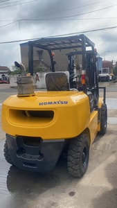 Chariot élévateur diesel Komatsu FD50 FD30 d'occasion de haute qualité, 5 tonnes, mât à deux étages, pneus pleins, longueur de fourche 1000 mm, Japon, tout-terrain - Product Image 6