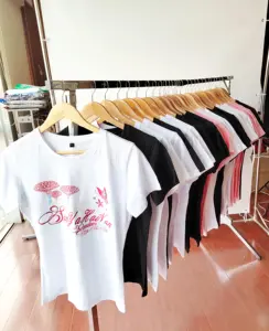 RTS toptan 100% pamuklu t-shirt bayanlar tshirt toplu 180gsm yüksek kalite özel logo baskılı kadınlar grafik t shirt
